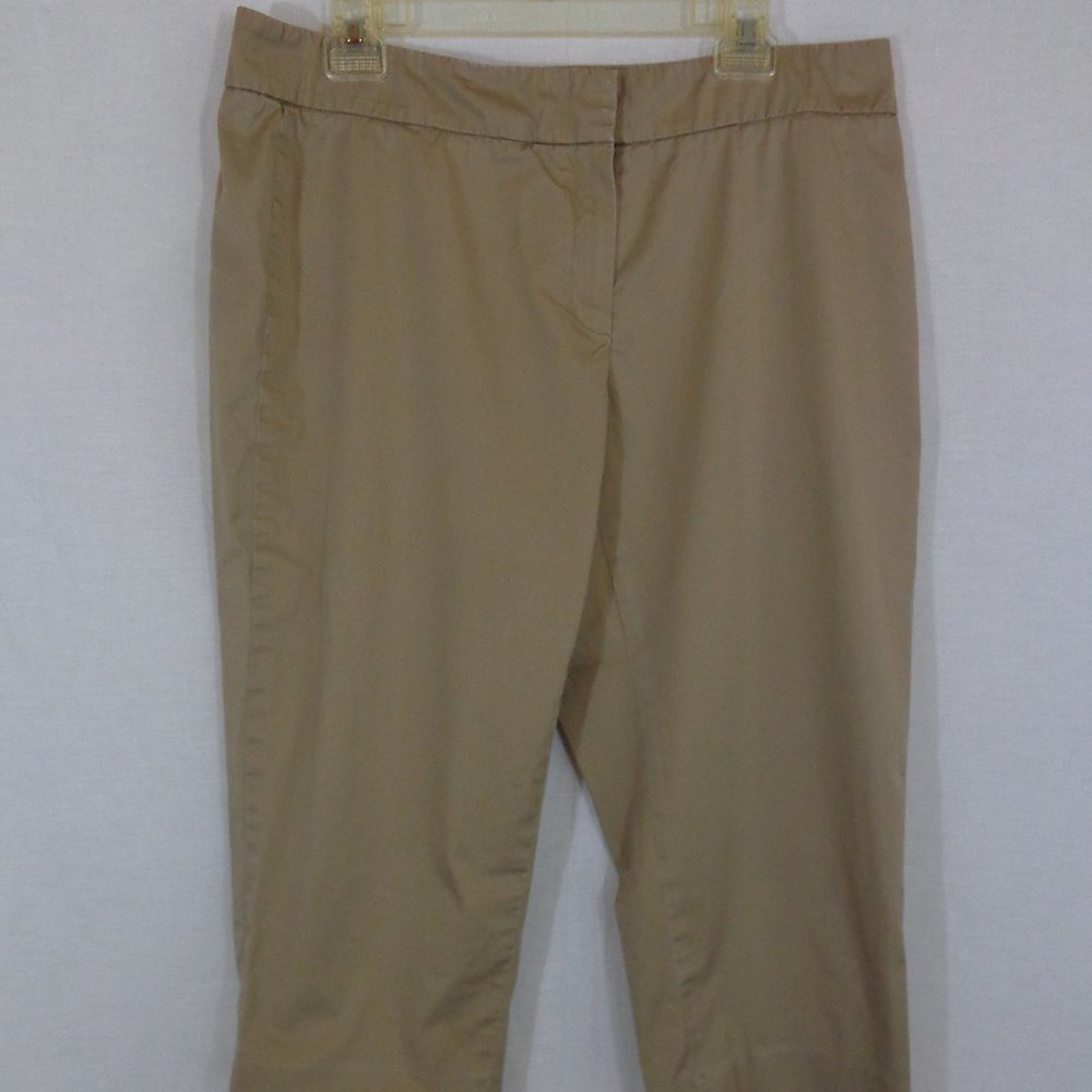 KAHKI CAPRI PANTS 10